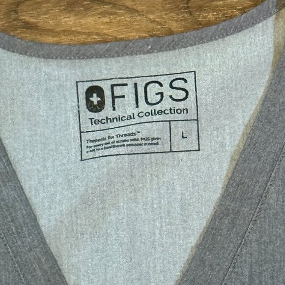 FIGS Scrub Top Women’s Size Large Gray Medical Uniform V-Neck Workwear - Picture 2 of 6
